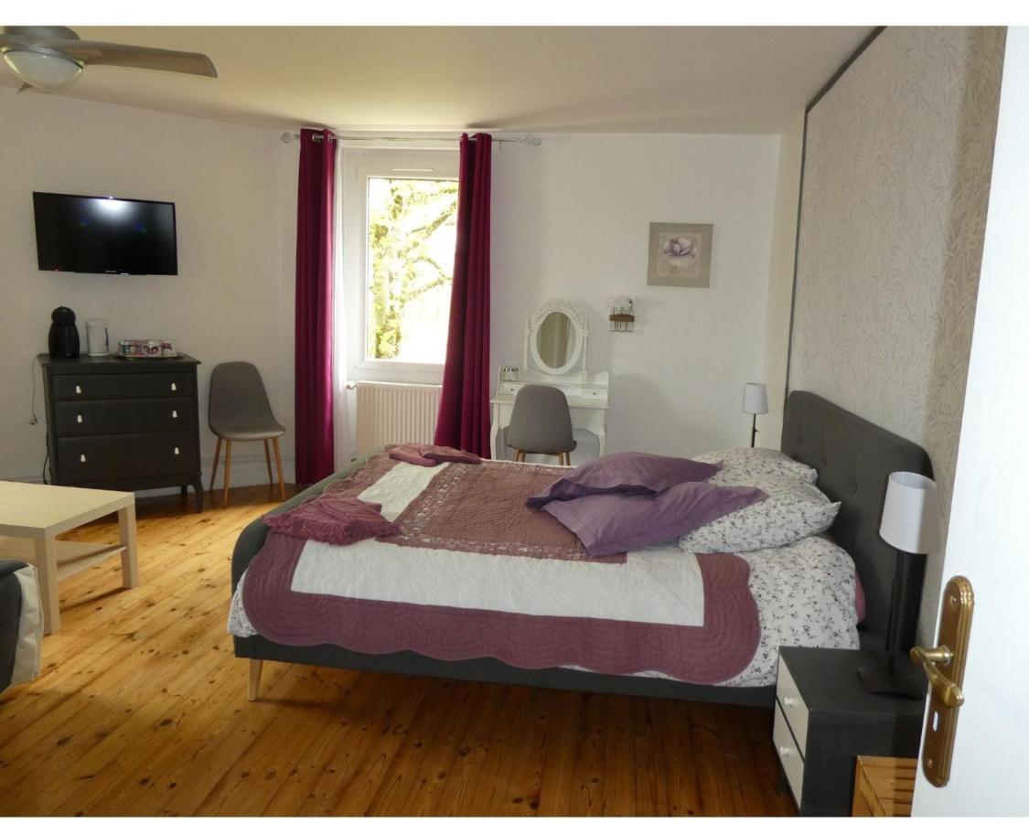 Chambres D'Hotes La Vigneronne Senouillac Exterior foto