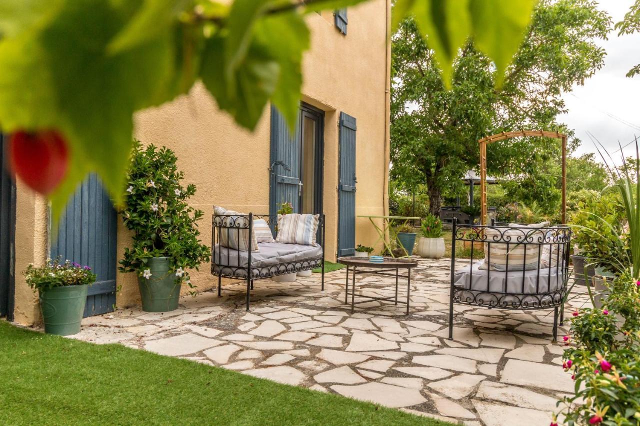 Chambres D'Hotes La Vigneronne Senouillac Exterior foto